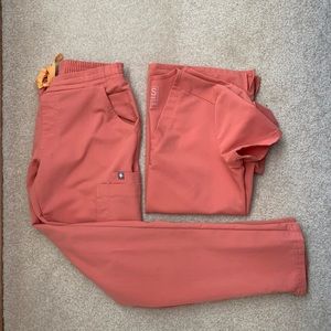 XXS Figs Coral Set